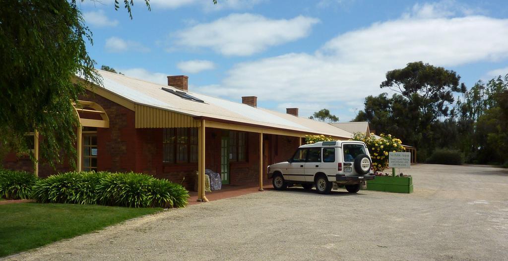 Coonawarra Place Motor Inn Экстерьер фото