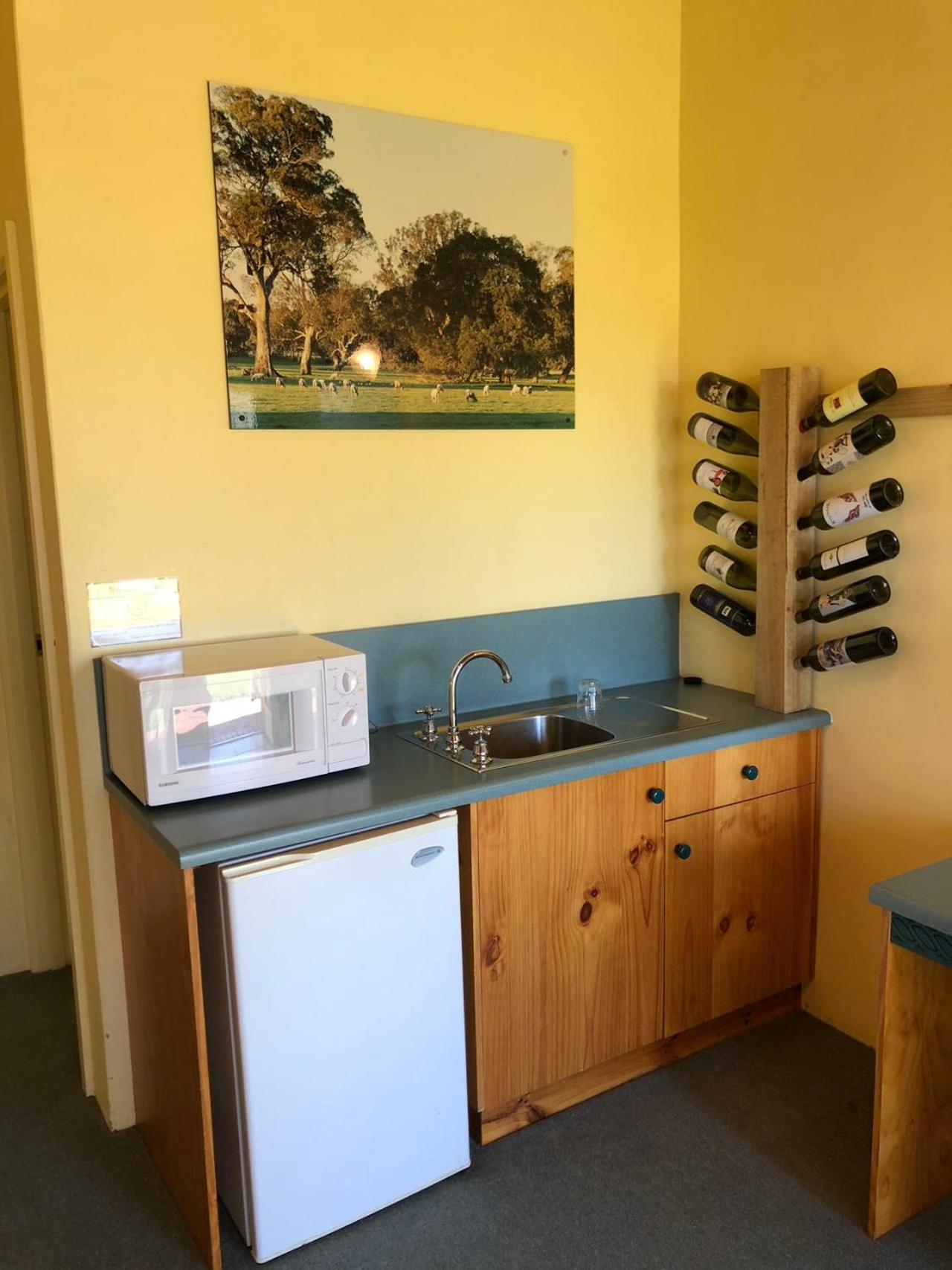 Coonawarra Place Motor Inn Экстерьер фото