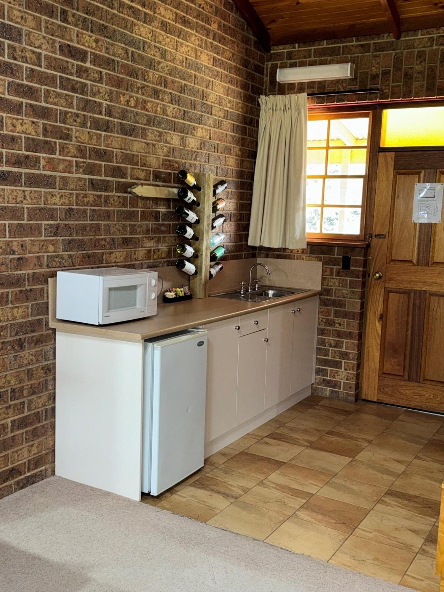 Coonawarra Place Motor Inn Экстерьер фото