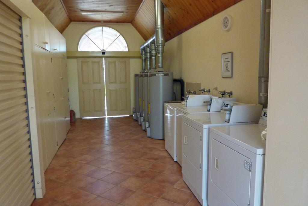 Coonawarra Place Motor Inn Экстерьер фото