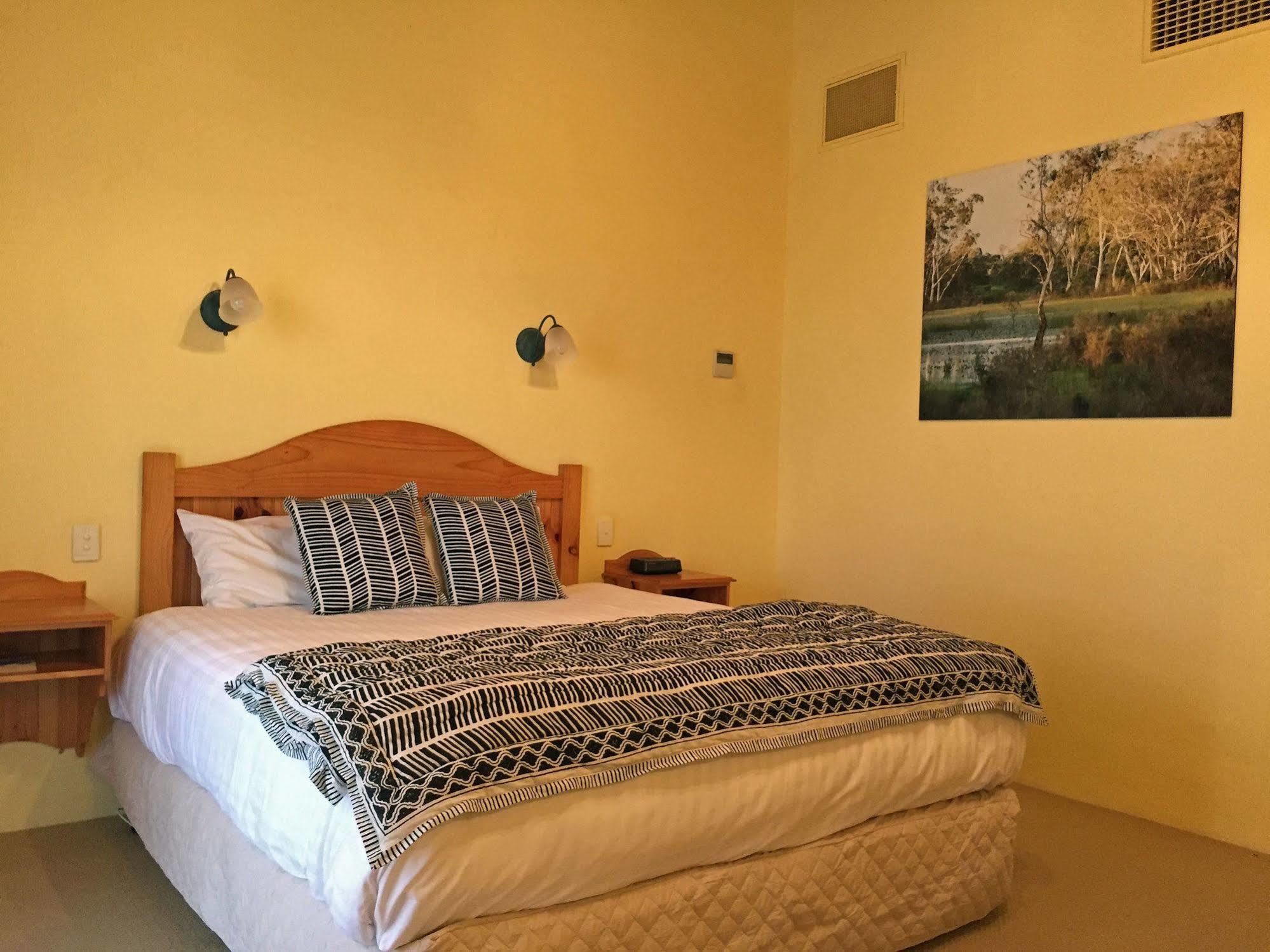 Coonawarra Place Motor Inn Экстерьер фото